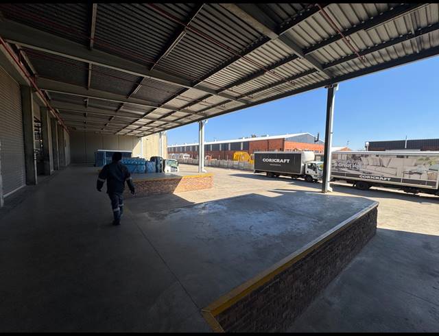 19,360M² WAREHOUSE FOR SALE IN STORMILL